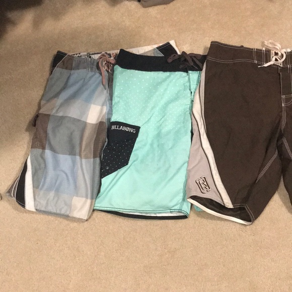 Men’s Billabong 3pk Boardshorts. Size 34